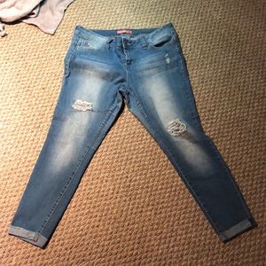 Eclipse Wanna Better Butt Capris style jeans